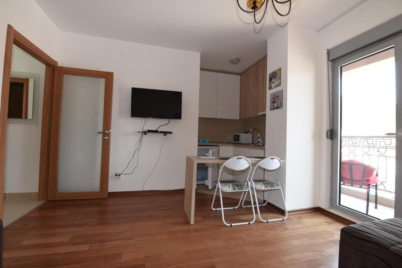 Apartamenti Enjoy Petrovac Exterior foto
